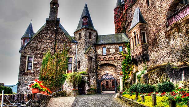 Oberer Burghof der Reichsburg in Cochem